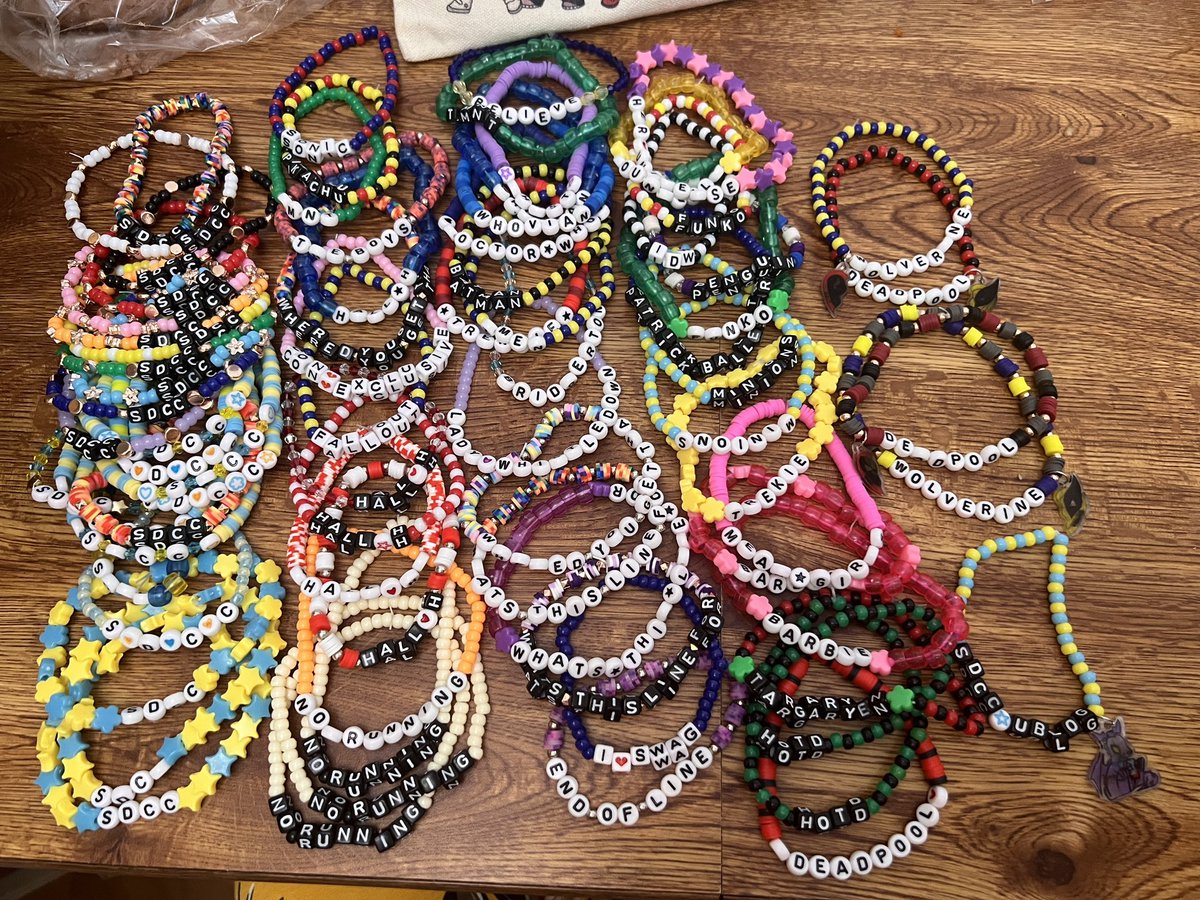 2tammi's tweet photo. @SD_Comic_Con Can’t wait to trade some bracelets https://t.co/excvAncZ1o