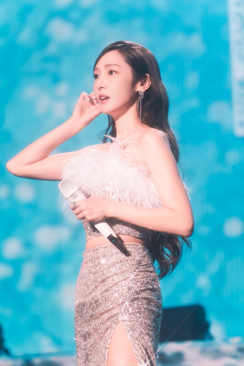 ELLEThailand's tweet photo. มีบัตรกันแล้วหรือยัง? Jessica Jung เตรียมกลับมาไทยอีกครั้งในรอบ 5 ปีกับคอนเสิร์ตครั้งใหม่ ‘Diamond Dreams Concert Tour’ ในวันที่ 31 สิงหาคม 2567 ณ อิมแพ็ค เอ็กซิบิชั่น ฮอลล์ 5 เมืองทองธานี

#ELLEThailand
#JDDTH #JessicaDiamondDreamsTH #goldenstar #jessicasyj #JessicaJung https://t.co/Ry6wAyI9rE