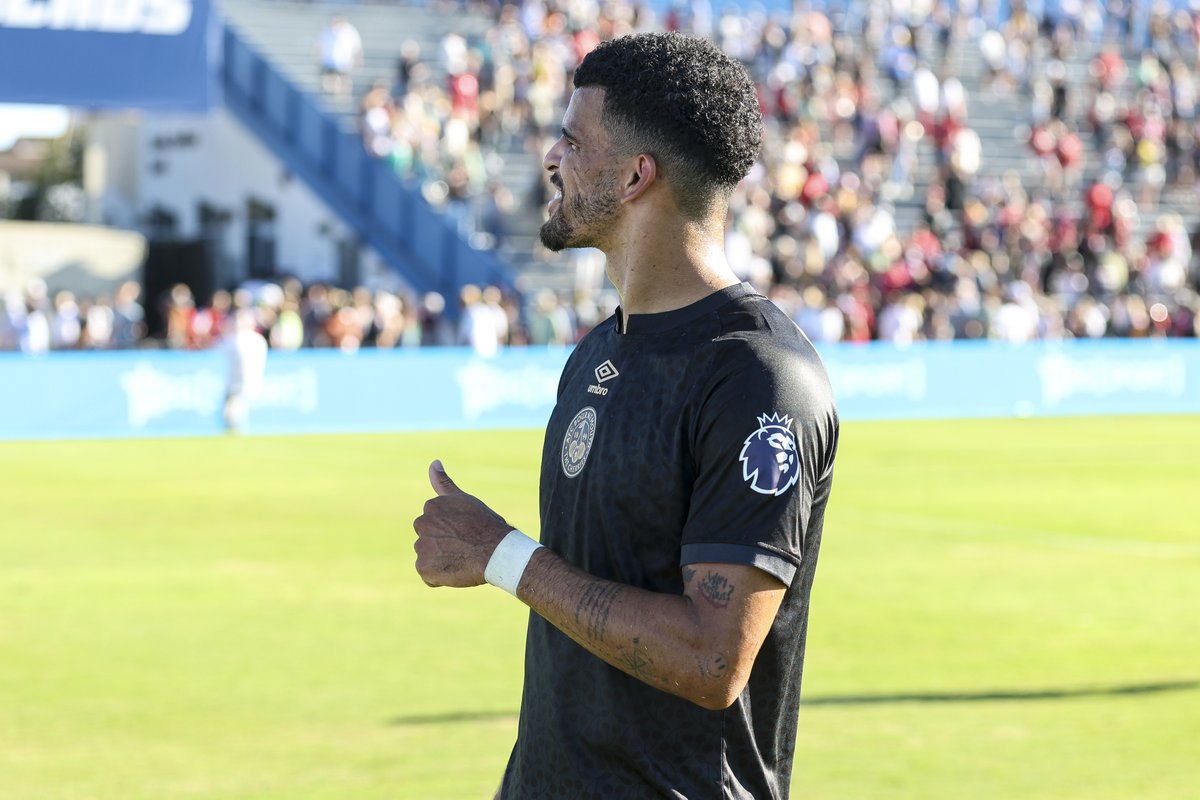 afcbournemouth's tweet image. Thanks for the warm welcome, Santa Barbara 😁👏