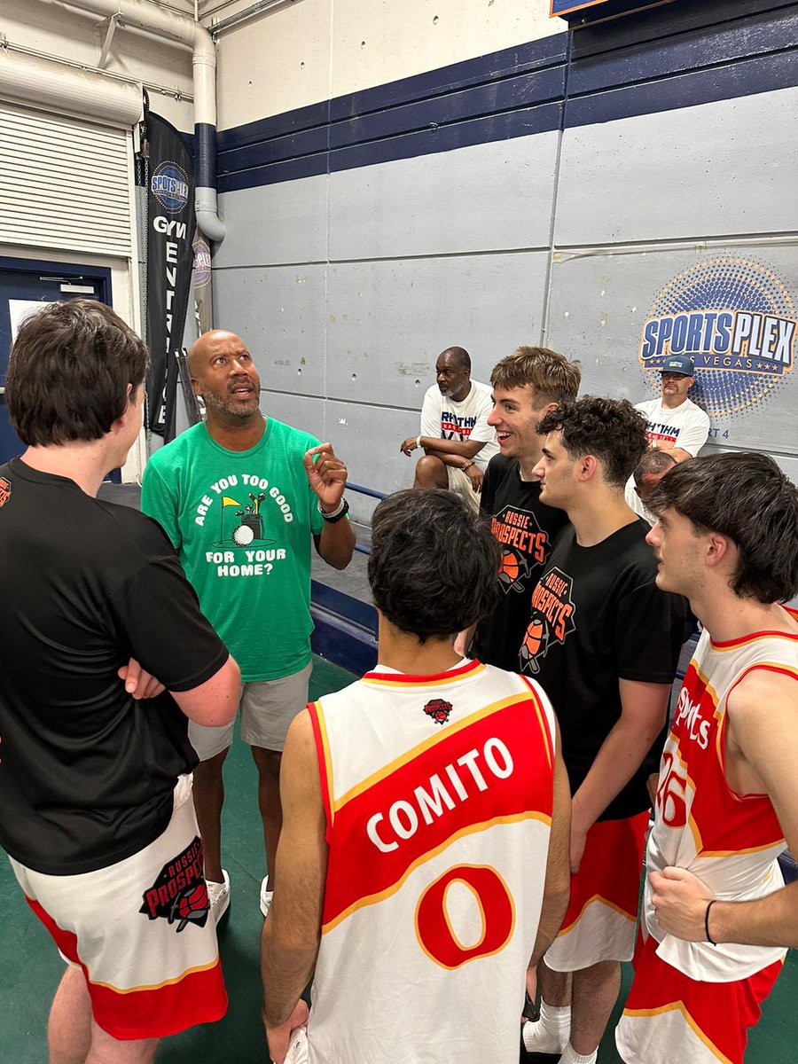 ProspectsAussie's tweet photo. Bruce Bowen was down at the @BigfootHoops main event today and took some time to get a picture with the boys and tell some stories about playing with the great Shane “The Hammer” Heal back in the day. Big thanks Bruce! #aussieprospects https://t.co/CRU4bH5U3U