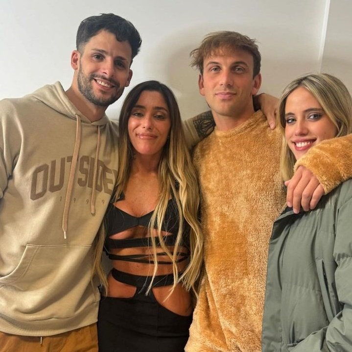 MundoGh_'s tweet image. Holaa a todoss en esta cuenta subire contenido de algunoss participantes espero q les guste y que me sigann🤗

#GranHermano