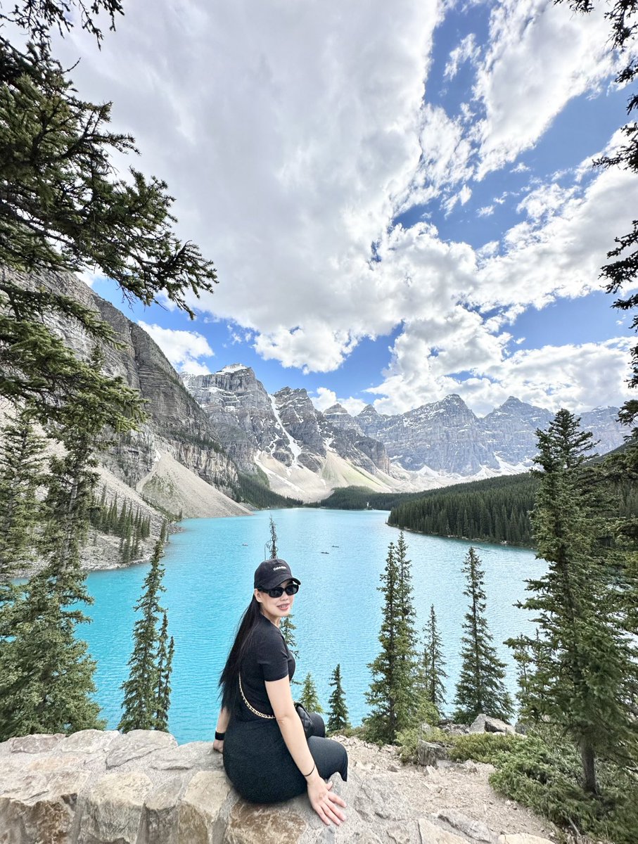 iamcessay's tweet photo. Moraine lake 🌲 https://t.co/nI8X9A0O5w