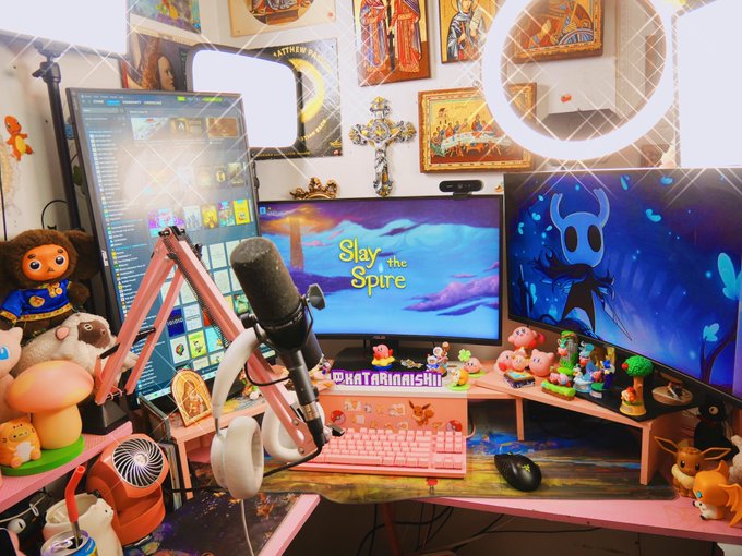 Like my gaming setup? https://t.co/kEPJJ9UpxJ