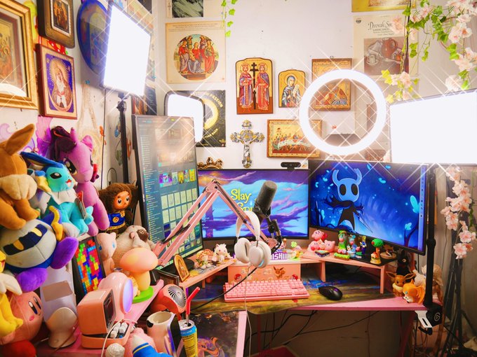 Like my gaming setup? https://t.co/kEPJJ9UpxJ