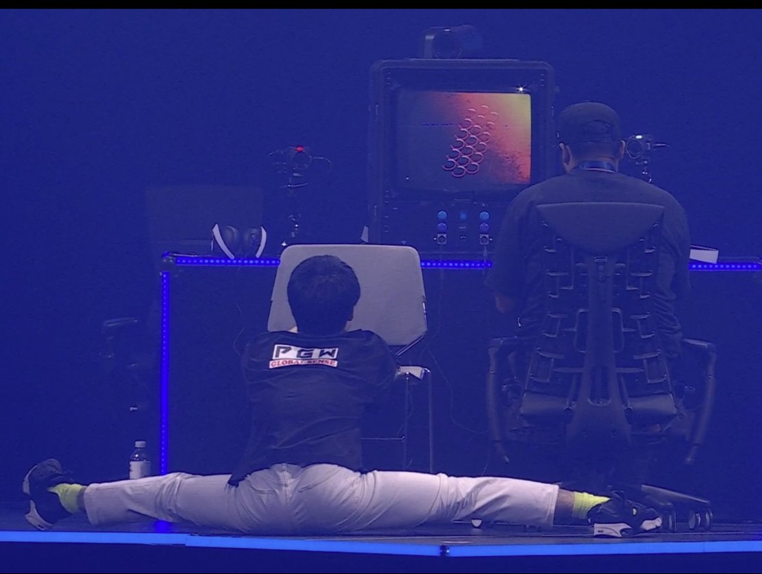 AuraMistress's tweet photo. Came for fighting games, got Cirque du Soleil. 

#Evo2024 https://t.co/Hb1HDo1Cni