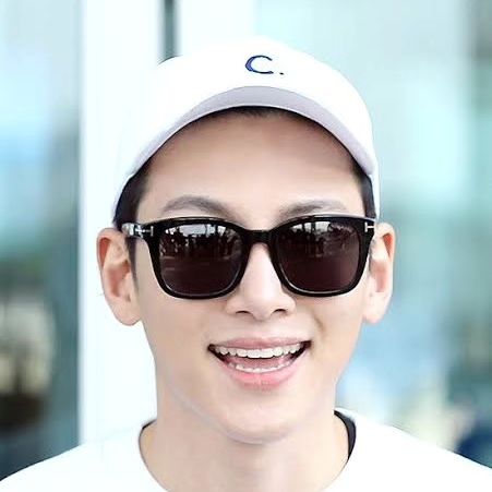 changwook_jiwon's tweet photo. Both pics taken at the airport 😚🏄‍♀️🏄‍♂️🛵🏍😗🌝😆🤙🌹

#parkjaewon #leeeunoh #golfcap ⛳🏌🤣 https://t.co/mzSaBUBSG4