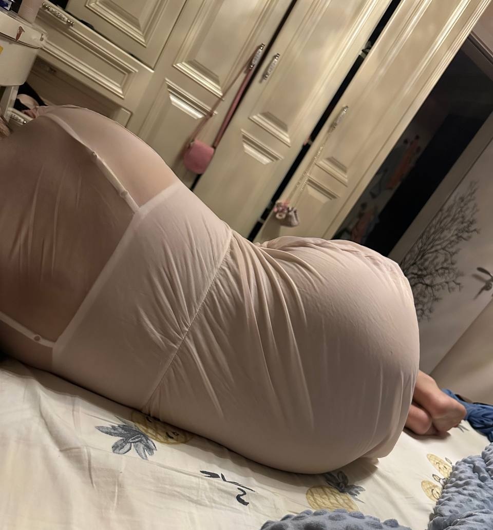 laopao537's tweet photo. 天津极品已婚少妇，和老公感情不好，目前分居状态，前几次都是在酒店，今天直接让我来她家，来之前还感觉有点虚，毕竟人家还没离婚呢，但想想还挺刺激的，她说他老公在外地呢，就直接来了，确实太特么刺激了。
#天津 #良家 #离异少妇 #约炮 https://t.co/Tp7HJYV2U5