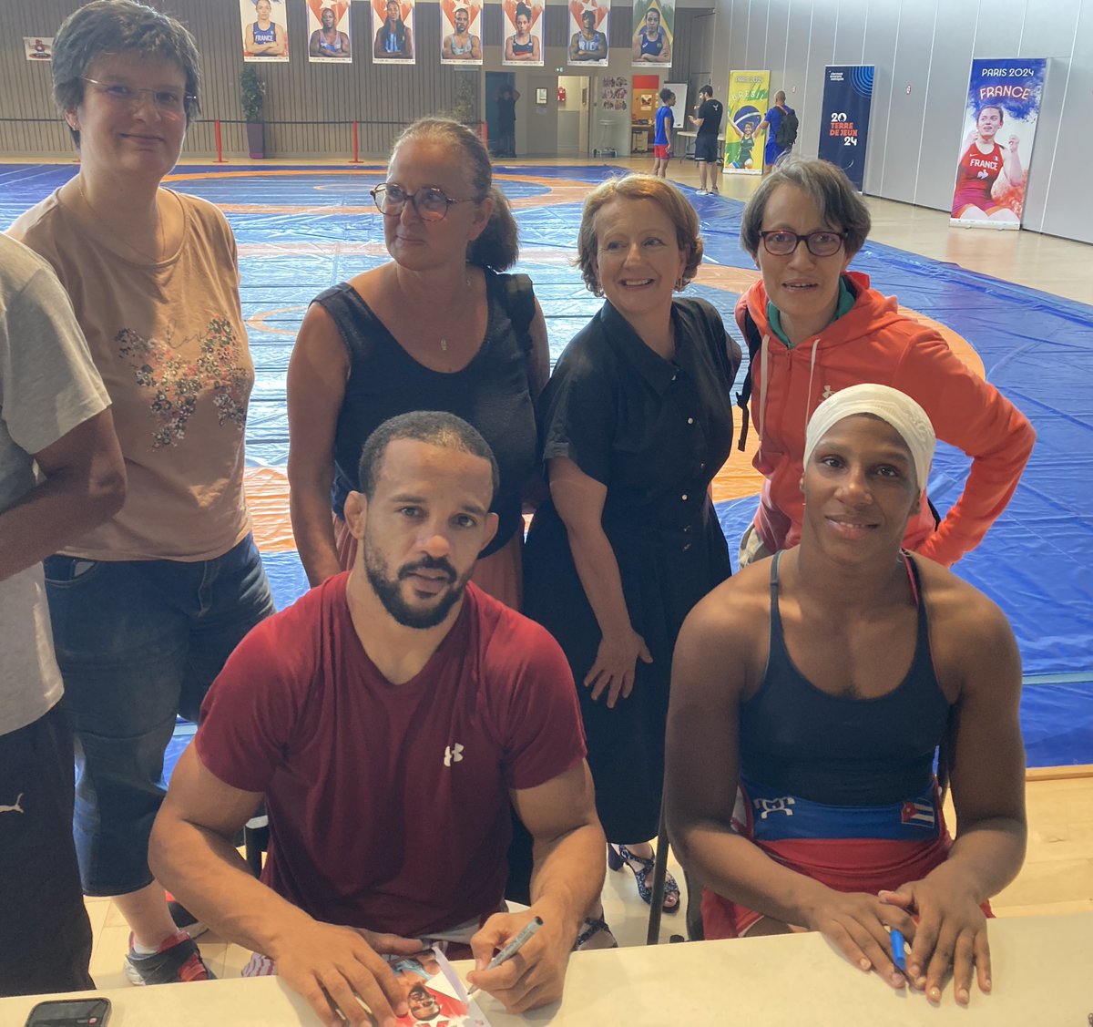 nferard's tweet photo. A l'Artenium @ClrmntMetropole  à Ceyrat samedi matin, bel échange avec les champions de Lutte, entraînement  JO, notamment Milaimys Marin Potrille, immense championne Cubaine, avec quelques médailles à son actif. Et avec d'autres #volontairesjo, comme moi. 
A Paris 2024 bientôt. https://t.co/OcWaebXhb9