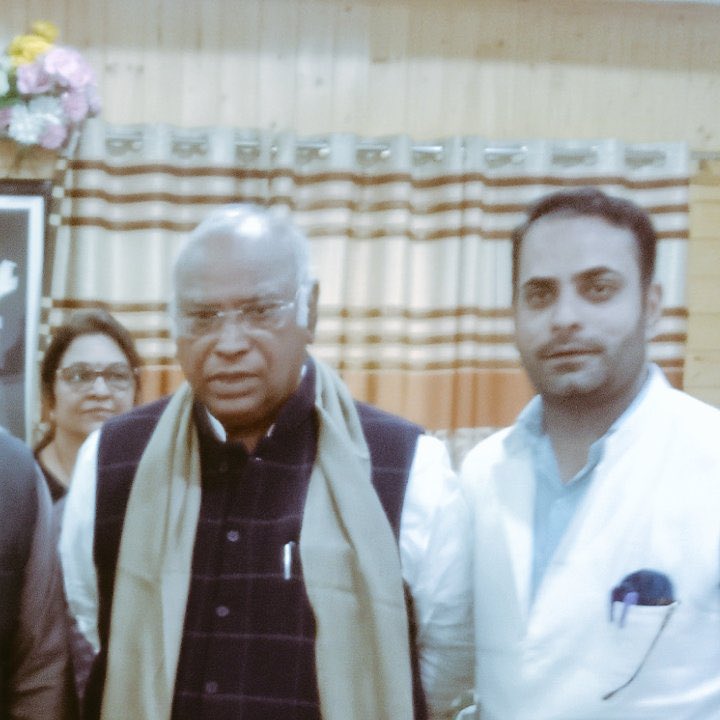 BEIGHASIF786's tweet photo. Heartiest Birthday wishes to Hon'ble @INCIndia President Shri @kharge ji, whose commitment to protect the constitutional values and dedication to work for every section of society is an inspiration to us. Praying for his long and healthy life in service of our great Nation. https://t.co/S7Inszghf9