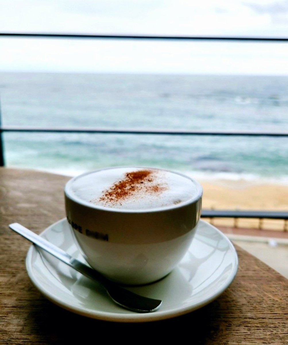 happyggm's tweet image. 우리에겐 가끔 
이런 풍경을 바라볼 수 있는
시간 속의 사치가 필요하다.