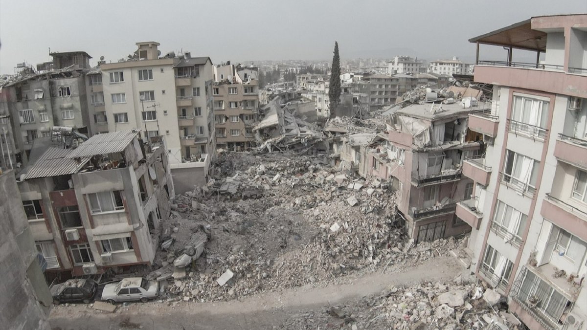 darkwebhaber's tweet photo. Malatya'da 10 yıl önce kaybolan şahsın cesedi, eski eşinin 6 şubat depremlerinde yıkılan evinin temelinde bulundu. https://t.co/hnfudFFKv7