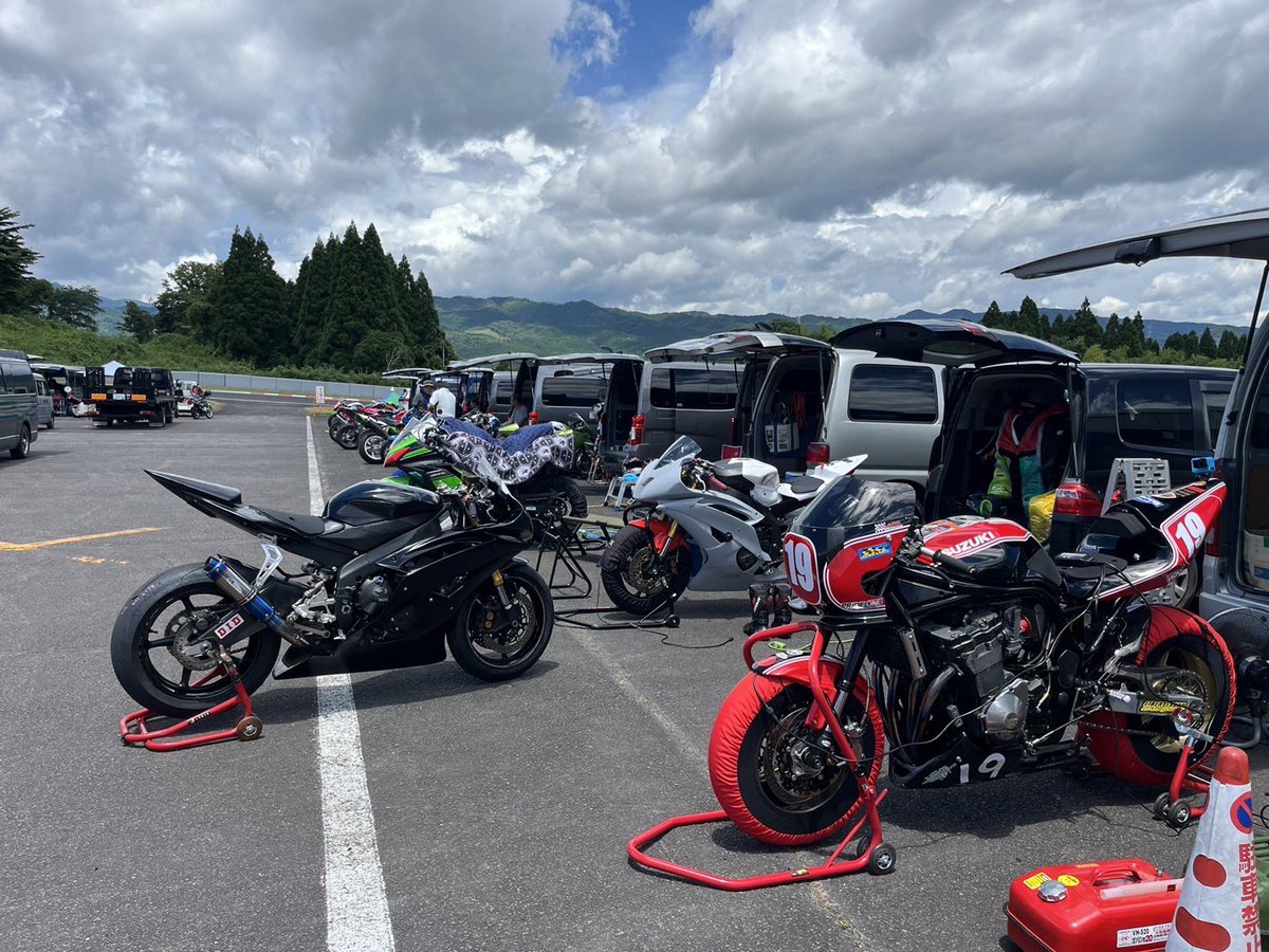 KazunariKishino's tweet photo. 今日はウエルカム走行会 IN SPA直入☀️
本日参加の皆様、宜しくお願い致します🙇
暑いて⚠️熱中症に注意⚠️です🫡
#ウエルカム走行会
#FREEDOM
#KPF
#GTRIBE
#LIBERTYROAD
#黒柴コーヒー
#ガーデンINNブルーベル
#BIKESHOPSato
#GLAR
#PRIDEONE
#隼弥敦サポーターズ https://t.co/PHiDiRI8Gw