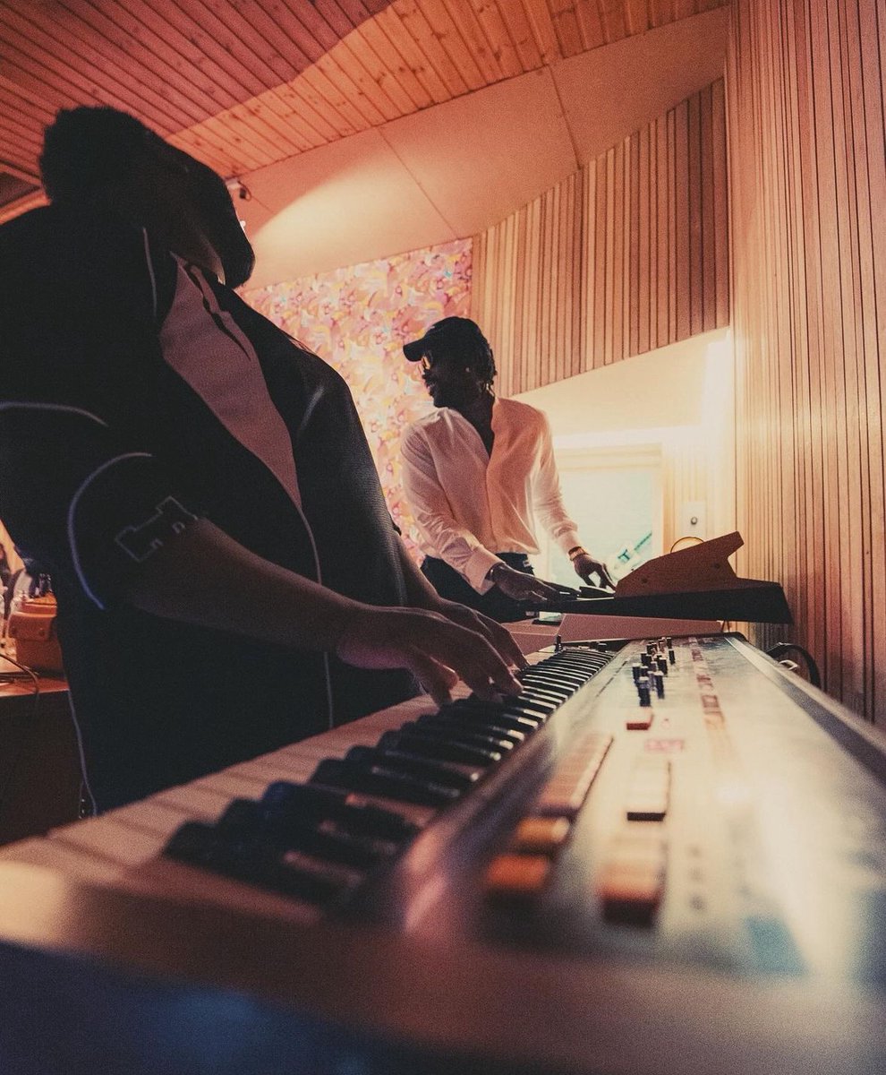 ShadesFrance's tweet photo. 🚨🚨 DAMSO annonce que son prochain album "BĒYĀH" sera le DERNIER de sa carrière. 

"J'ai atteint le niveau que je voulais musicalement, je peux enfin passer à autre chose.

Ma thérapie musicale est terminée, j'ai guéri."

📆 30 MAI 2025 https://t.co/MCTksB9OZu