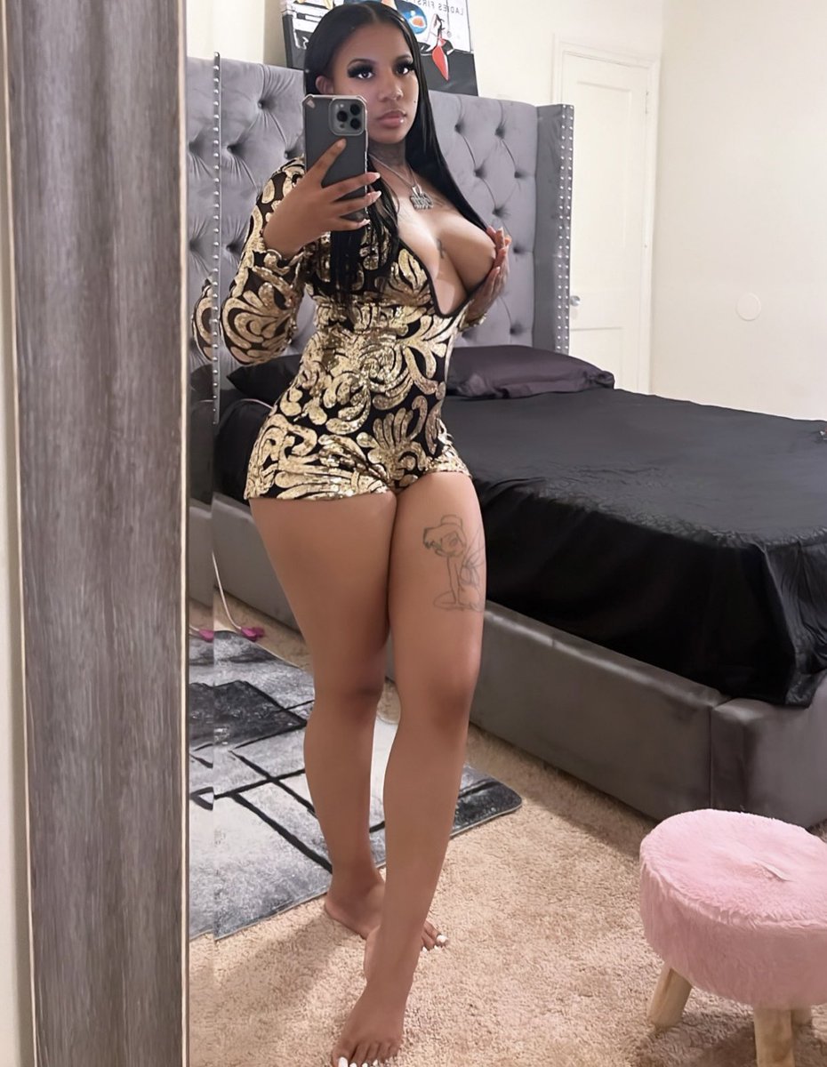 Purityviolet1's tweet photo. ur new neighbor, what you gonna do?🥰🍆 https://t.co/IgF62NvDx9
