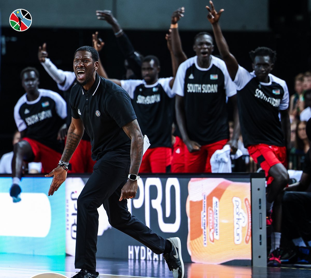 SouthSudanAds's tweet photo. "My guys came out with the right mindset and focus. They competed from start to finish. These guys are resilient, they're focused, they're tenacious. I wanted them to compete, and that's what they did." - Royal Ivey, South Sudan's coach [via @FIBA]

#basketball #TeamUSA #TeamSSD https://t.co/EVgN1Mv5Bc