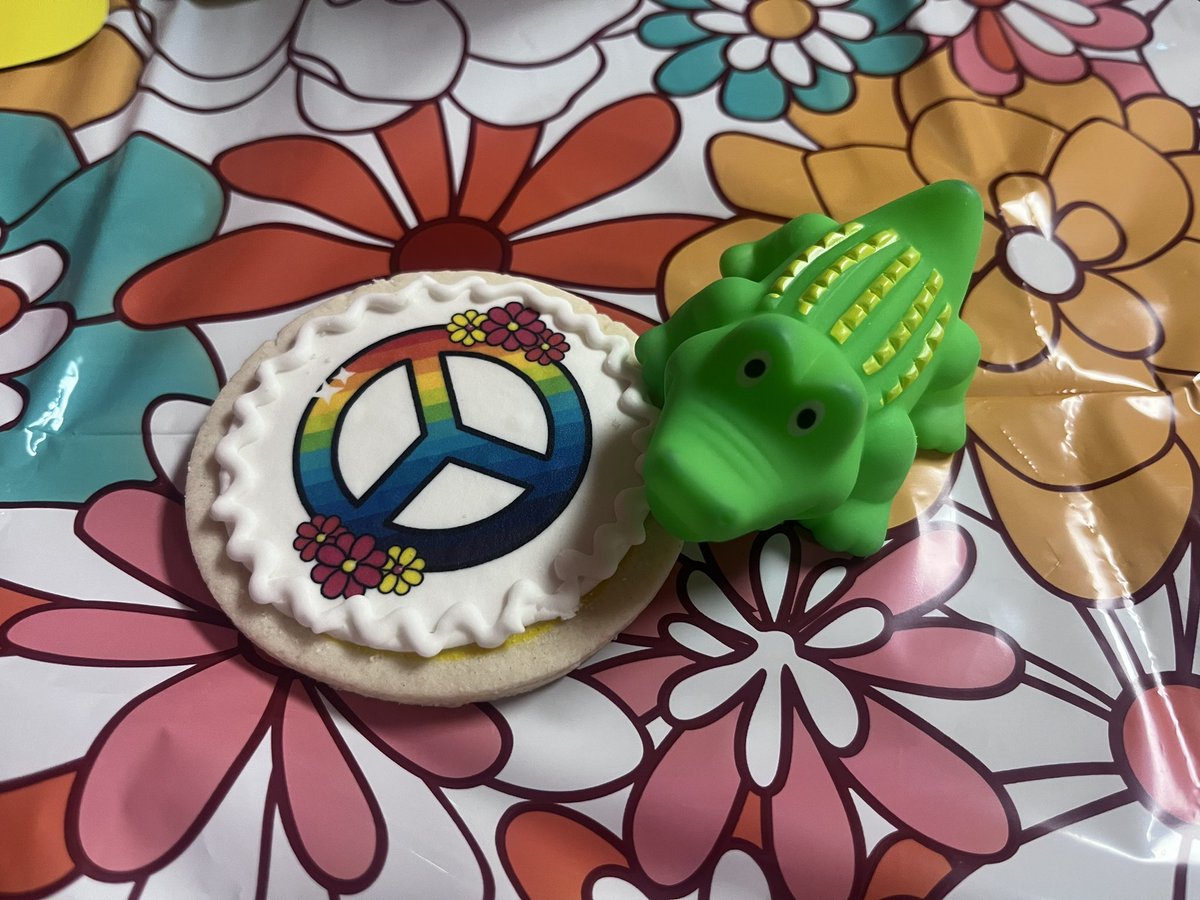 KiraBethDelgado's tweet photo. The @OLE_Leopards EduGator took a Time Machine back to the 1960’s #Peace https://t.co/q2UMhekYl9