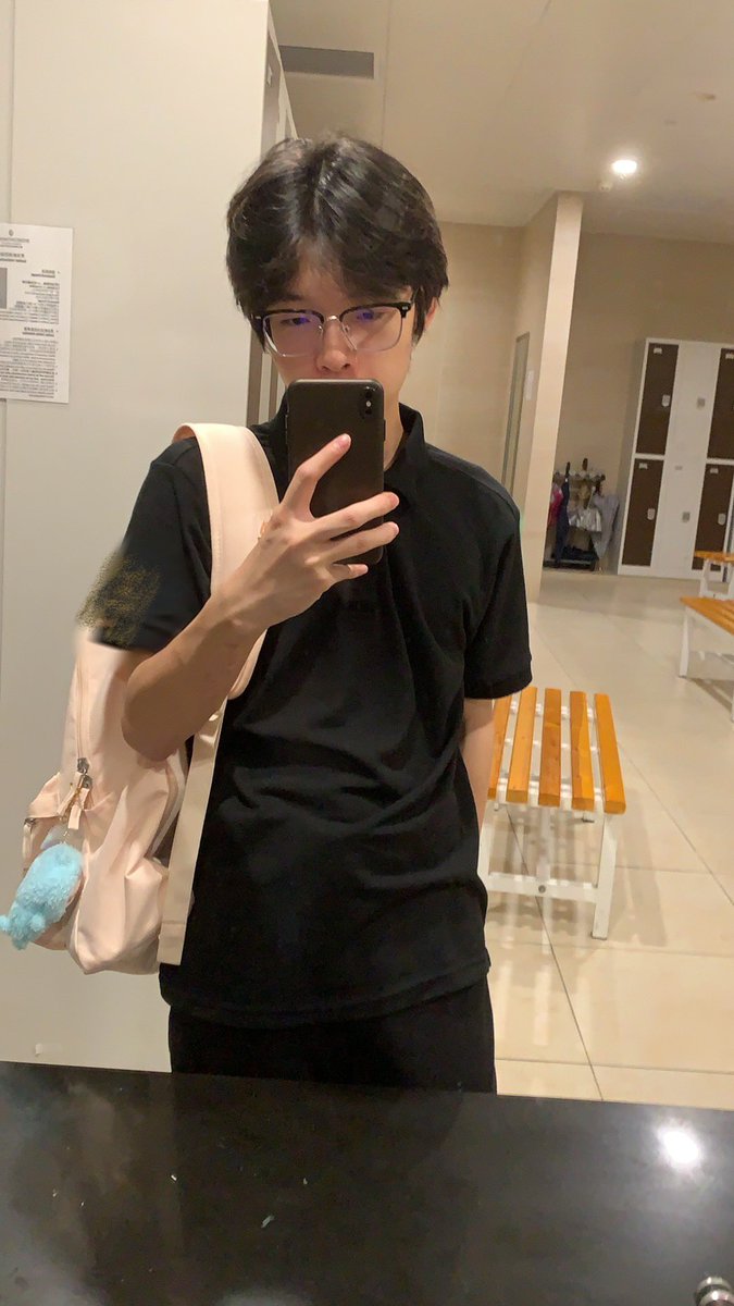 CrispHai's tweet photo. 上班真的好累🥲还好有小八陪我 https://t.co/SCdaNg9faj