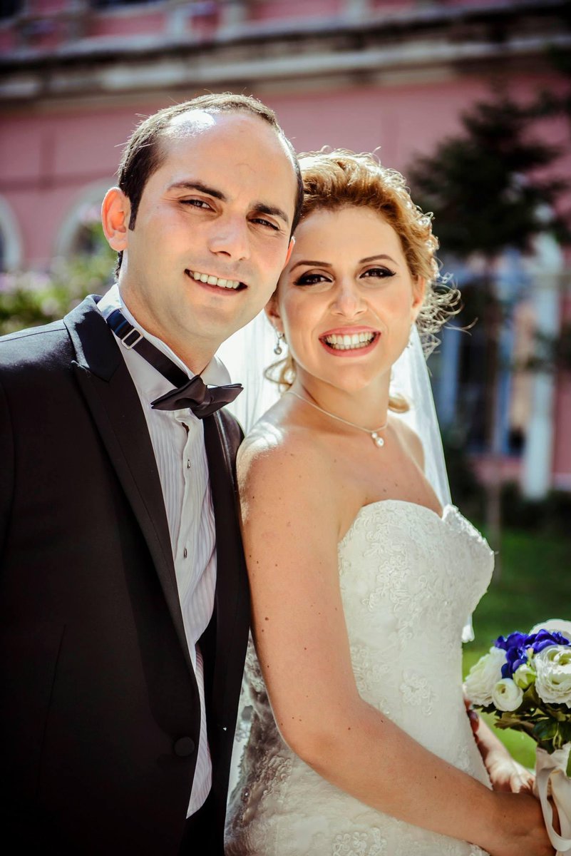 Bugün hayatımın 40 yılını geride bıraktım. 11 yıl önce bugün ise Tayfun ile bu hayatın yokuşlarında, düzlüklerinde beraber yürümeye başladık. 

5 yıl önce, FETÖCÜLERİN hazırladığı, iddianame görünümlü bir senaryoyla hayatımıza kast edilmeye başladığında, sahip olduğumuz en