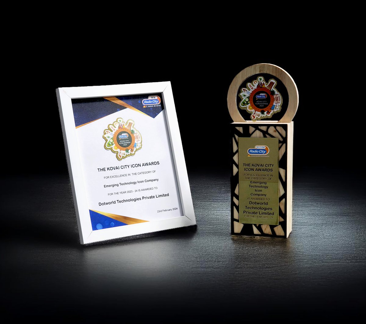 DotworldIndia's tweet photo. Happy to share #Dotworld has won the #EmergingTechnologyIconCompany award at the #KovaiCityIconAwards 23-24! 

Thanks to #RadioCity  This honor reflects our achievements in #AR, #VR, #AI, #Robotics, and Software Development.

#DotworldTechnologies #EmergingTechIcon #Awards https://t.co/lt2bluLT4Q