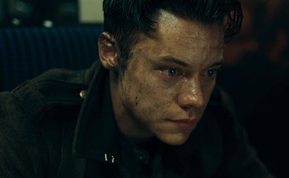 HarryMexOficial's tweet image. Hoy hace siete años, Harry hizo su debut en la pantalla grande como 'Alex' en la película 'Dunkirk', del aclamado director Christopher Nolan.