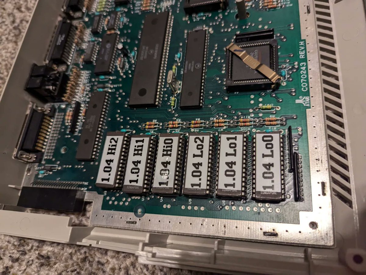 CableBoxMods's tweet image. Another project I&apos;ve been working on when time allows... Picked up this #Atari520STm a while back. Upgraded to TOS 1.04 from 1.0, and wired up this gotek to the floppy drive. Now to print a mount for the drive case and still waiting for the 4mb RAM to arrive. 😍