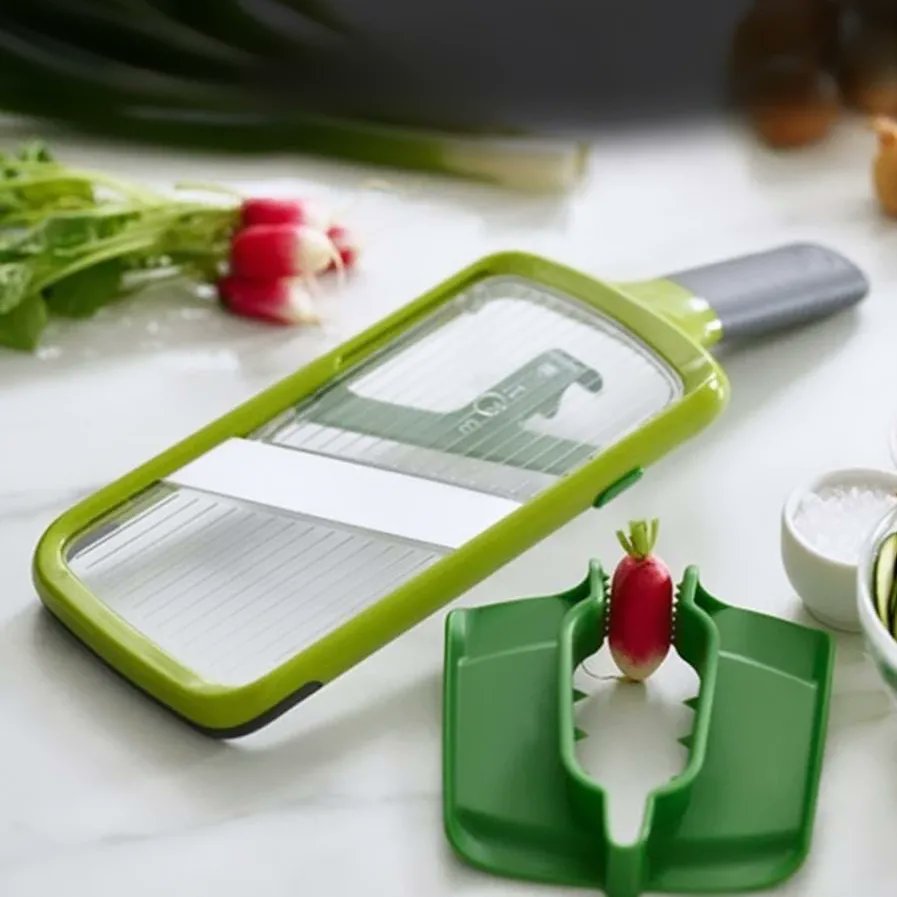 collection99496's tweet photo. ✨🥦Adjustable Fruit 🍑 🍓 &amp; Vegetable 🥒 🍆 Slicer with Hand Guard.
@collection99496 
#MF #MFCollections #MFCollectionsOfficial https://t.co/nVRuaaowc3