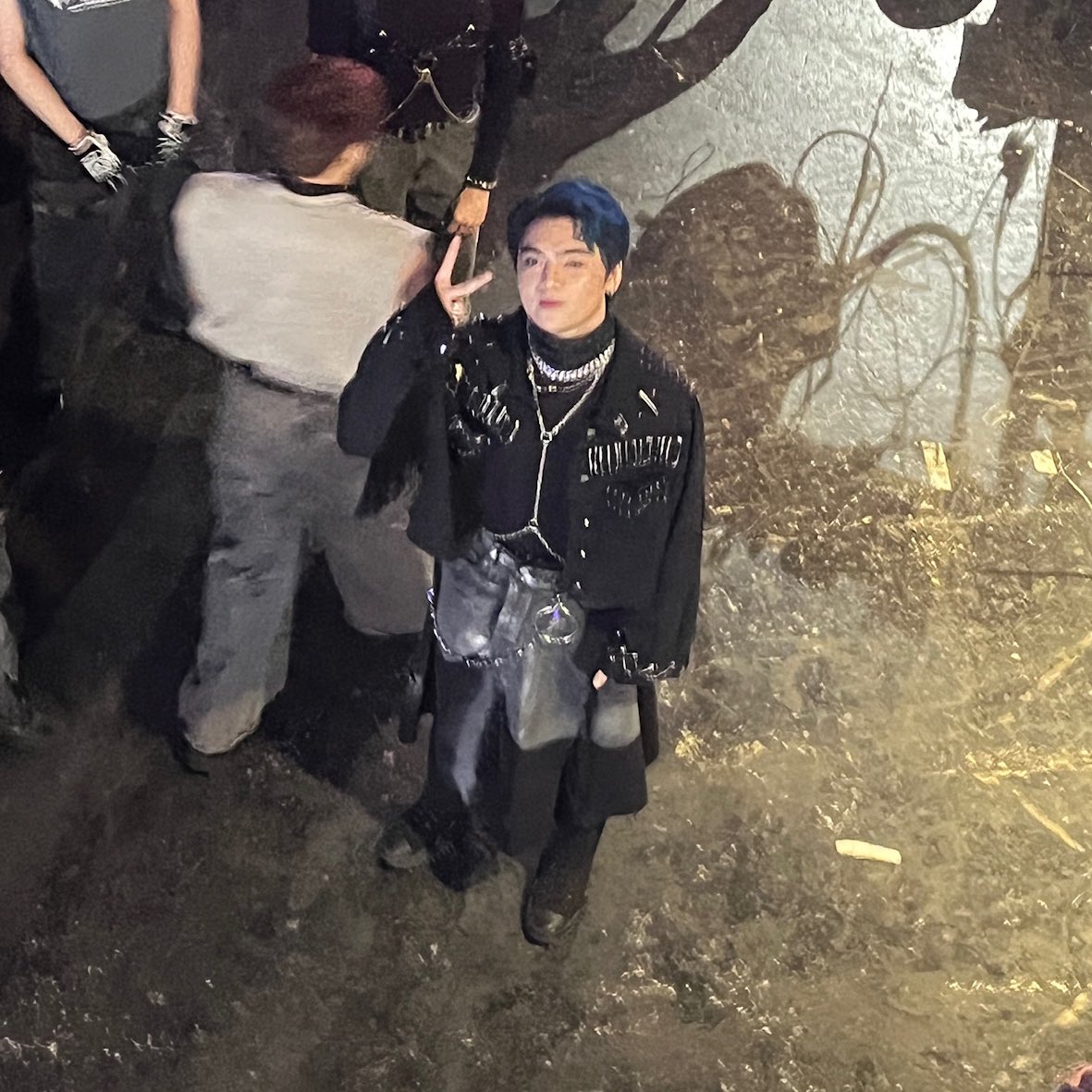 lexandritesofc's tweet image. The pose looks familiar... 🤔

#Eclypse_Lex #ECLYPSEonAOS #Eclypse 
 @eclypse_ph