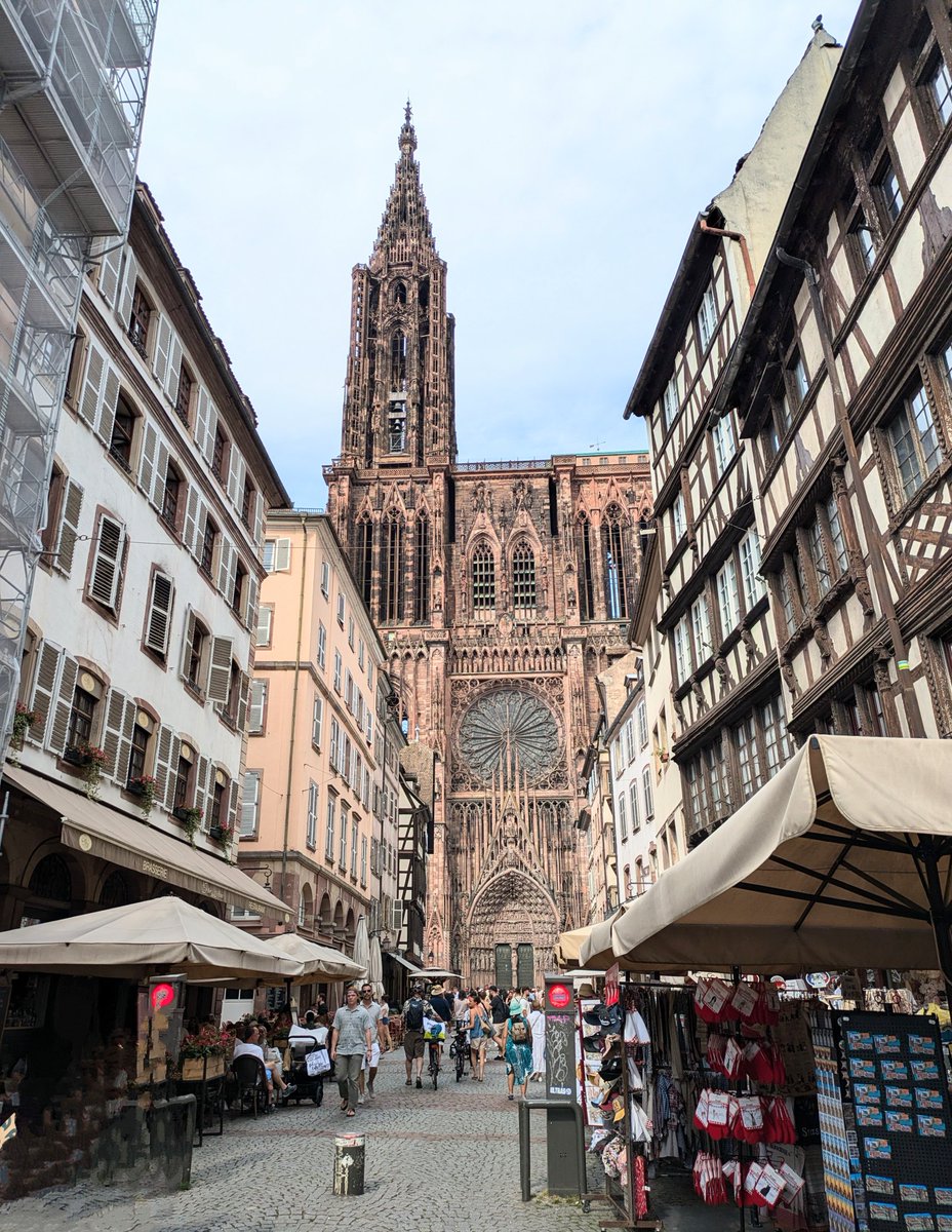 campervanfamfun's tweet photo. #UNESCOworldbookcapital2024 Strasbourg, storybook houses, canals and soaring cathedral, perfect city to visit on our stopover. Short cycle ride from the campsite.
#ReadTourExplore #inspiringadventures #caravanandmotorhomeclub #literarytravels
@Media_CAMC @AlanRogers @CW_Guild https://t.co/54fNZY6gPY
