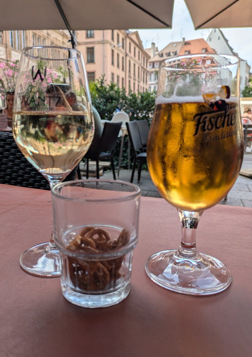 campervanfamfun's tweet photo. #UNESCOworldbookcapital2024 Strasbourg, storybook houses, canals and soaring cathedral, perfect city to visit on our stopover. Short cycle ride from the campsite.
#ReadTourExplore #inspiringadventures #caravanandmotorhomeclub #literarytravels
@Media_CAMC @AlanRogers @CW_Guild https://t.co/54fNZY6gPY