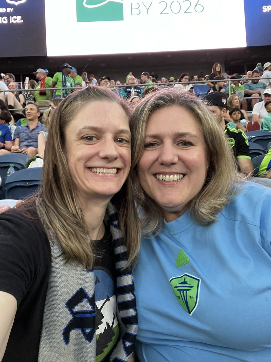 Femmes managing a smile, despite the scoreline tonight.