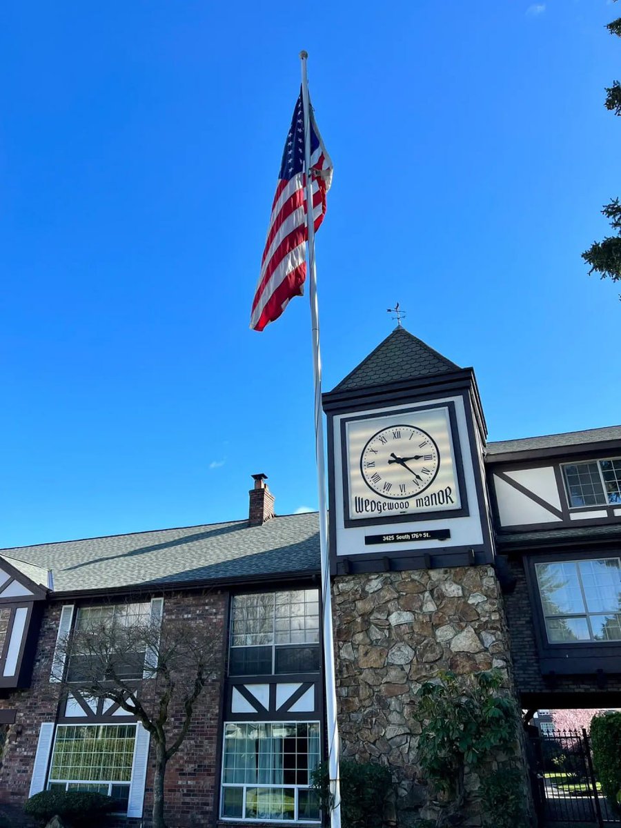 Just binge-watched ⬝a ‍whole ‍season ᠍in ᠍one ⳿afternoon 📺 ᠍Anyone ​else ᱸguilty of  this? ‍#netflixaddict ‍#lazyday ‍#bingewatching