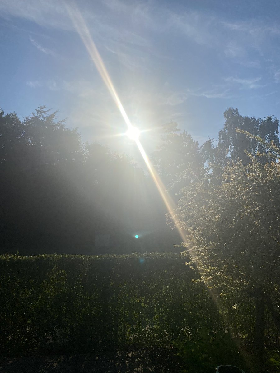 VBenhavn's tweet photo. Solen skinner over Vejle, og så ved vi jo godt, hvad der sker…😉
Glædelig kampdag!
#vejleb #vbkbh https://t.co/lIAedEL4to