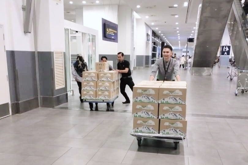 hittingDapex's tweet photo. @flying_capt @MY_Airports ado mat.. changi 1 airport.. kat malaysia ber airport airport.. sikit2 jenuh nk refill😂 https://t.co/OHf8e4osqW