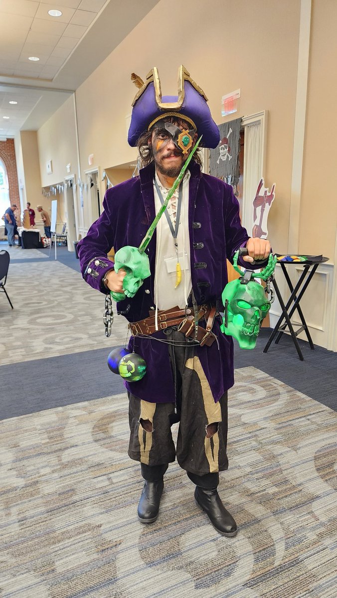 Kyleia's tweet photo. So @FestOfLegends Day 2 was a delight! I have so many pictures and I can't fit them all! But keep up the good work (and emotes) pirates! https://t.co/qUVxOONeQm