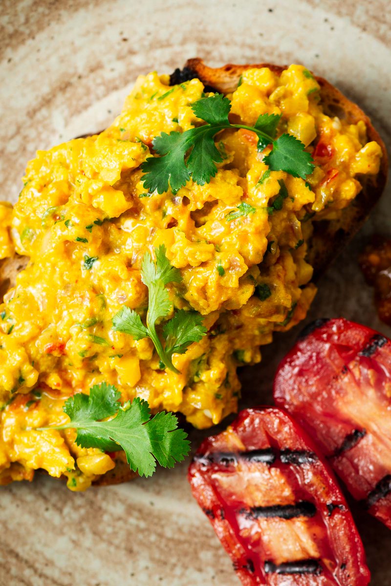 It's crazy how the simplest ingredients can turn into the most flavourful breakfast in only 10 minutes. Akuri (Parsi-style scrambled eggs) are perfect for a Sunday brunch, or a quick midweek breakfast. 

#sundayvibes #brunch #breakfast #RecipeOfTheDay

nonguiltypleasures.com/akuri/