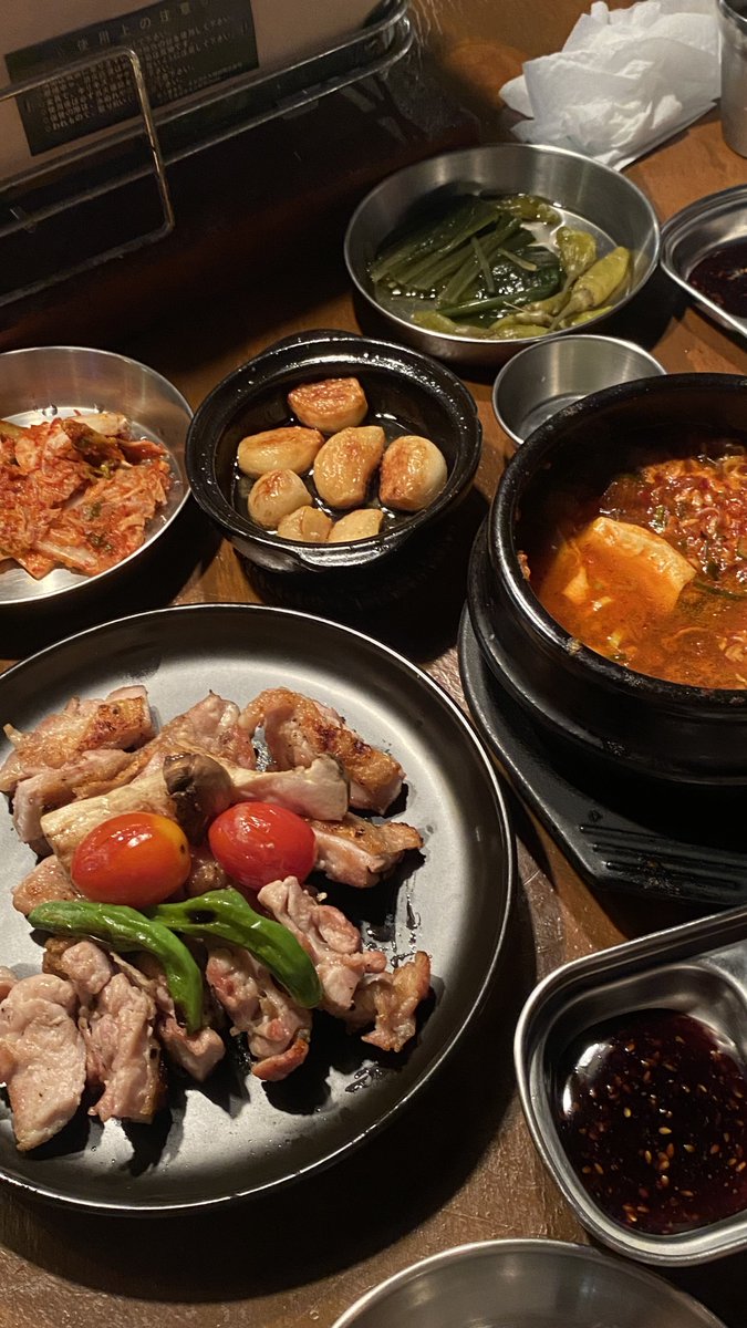 bbisakk's tweet photo. 📍서면 전포 이세계
닭구이가 먹고 싶어서 갓어요 ~.~
하나하나 다 구워주셔서 먹기 편햇슴..!!
그리고 주먹밥이 넘넘 맛잇엇어용 https://t.co/GNcToIYN0N