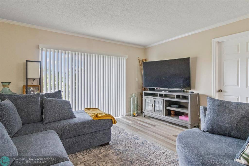 oneildayes's tweet photo. 6201 N Falls Circle Dr  #104, Lauderhill, FL 33319 just hit the market!
Take a look at this awesome space: https://t.co/uUcFYx9dDp https://t.co/fU99qxysGb