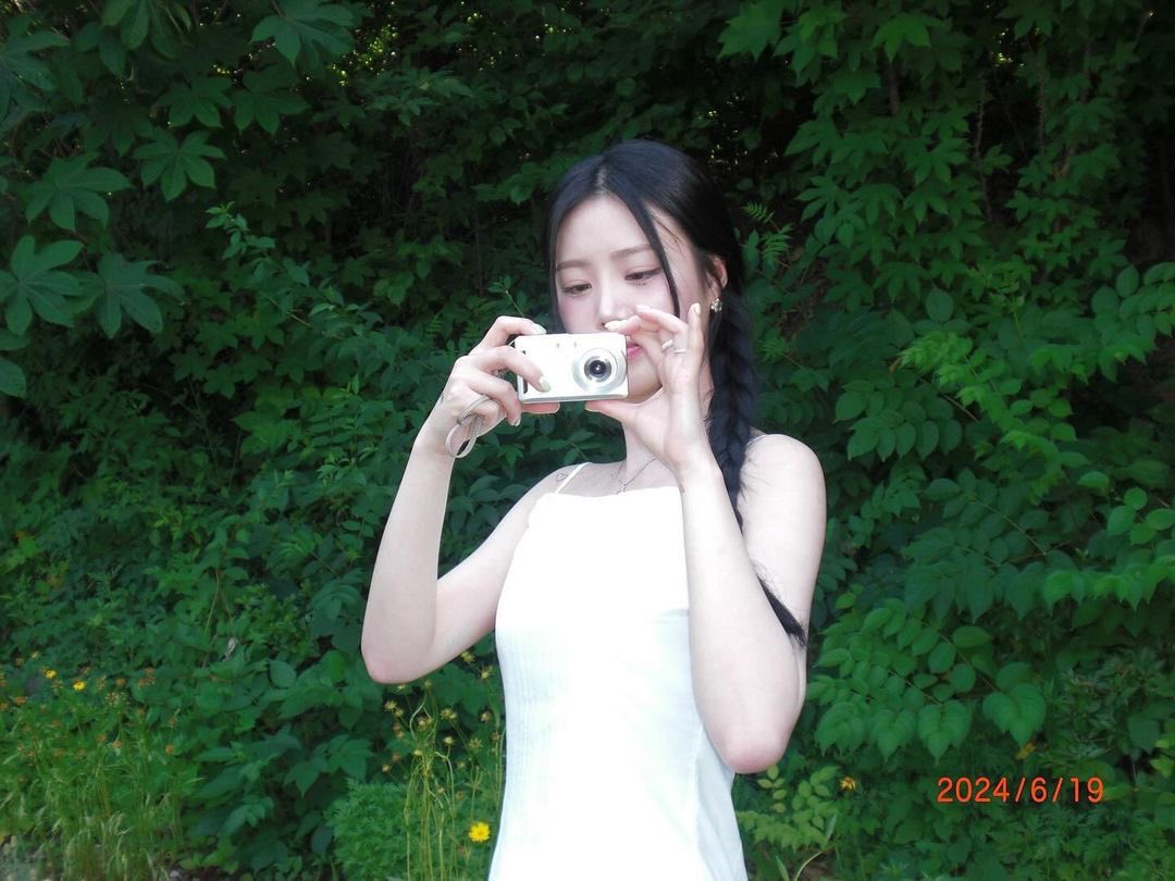 soosoothinker's tweet photo. _seosootang instagram update ♡ 

"Summer Daze 🌷" https://t.co/qSdEDg12xj