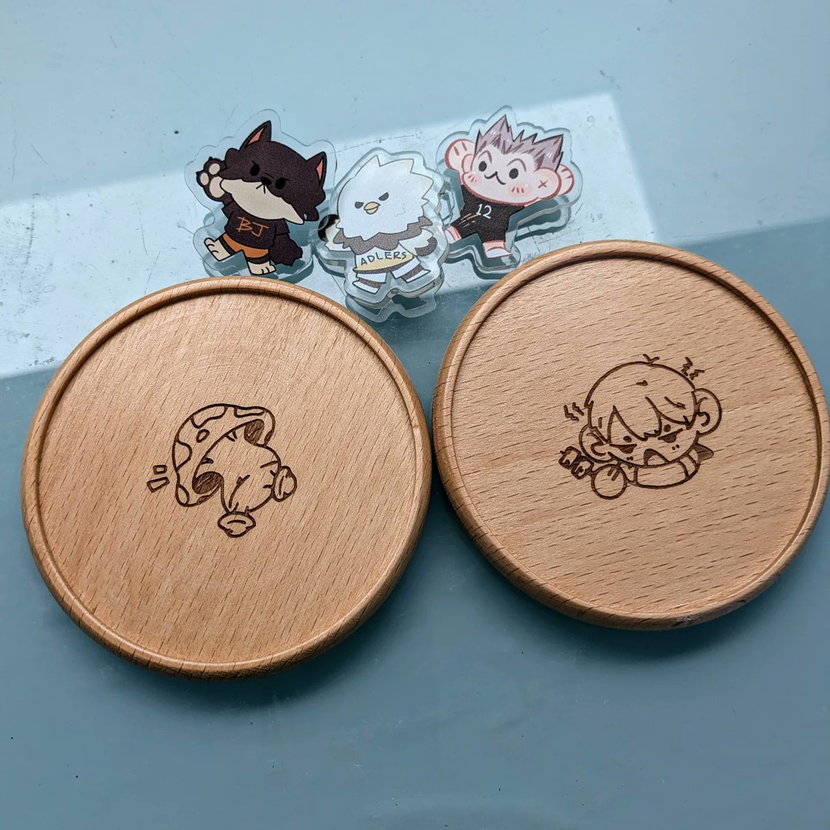 fooly_jooly's tweet photo. And I was so happy to get these gorgeous DunMeshi wooden coasters and Haikyuu pins from @/missing24seven along with this beautiful notebook from @/stellateart

#smashcon #smashcon2024 #smash2024 https://t.co/3YyKZTMzyI