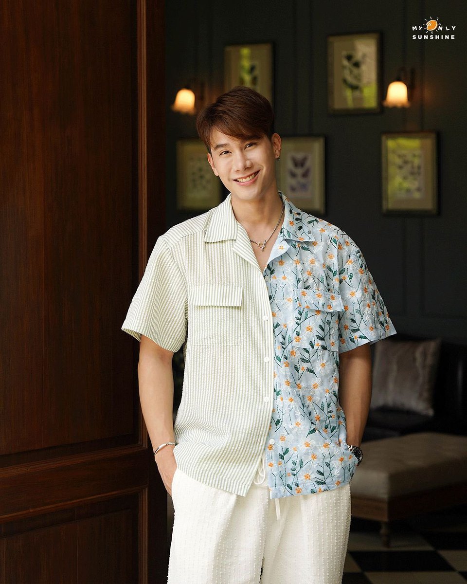 myworldspt's tweet photo. พี่มิวคนหล่อกับน้องตุลย์คนน่ารัก 🥰
เป็น MY ONLY SUNSHINE ของแท้ ☀️🥹

#MyonlysunshineXAnneThongprasom
#seasunannesand #Myonlysunshineofficial
#Myonlysunshine_official
@MSuppasit #MewSuppasit 
@octotul #Tul_Pakorn https://t.co/HfmVXog70l