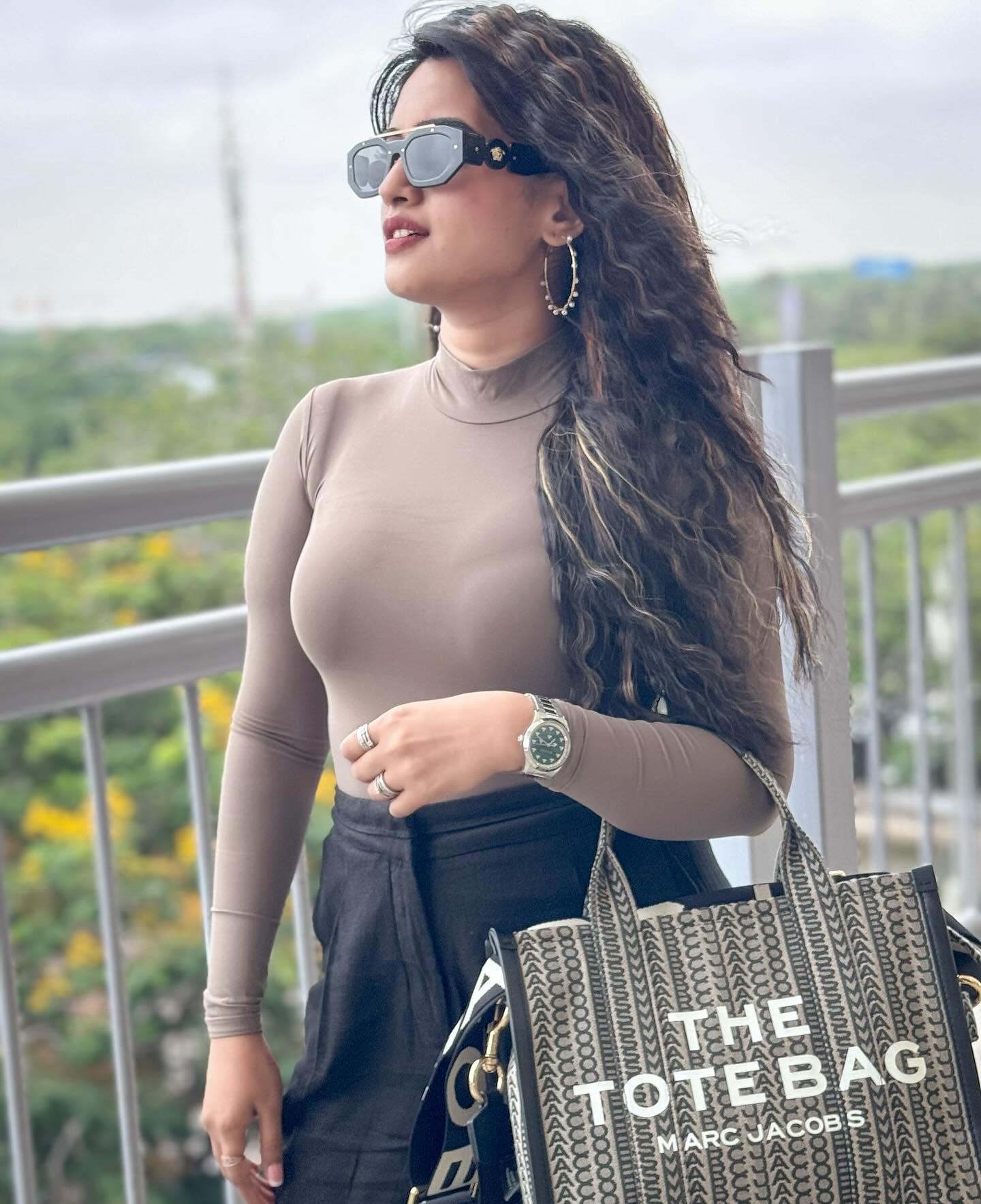 GS_ZQ3pbIAQDaeI?format=jpg&name=large