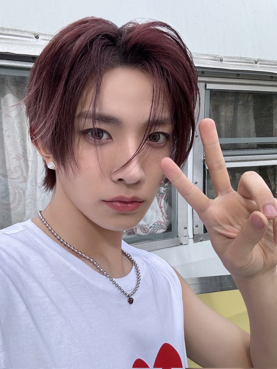 serenograph's tweet image. weverse album pc set scan

(4/7)