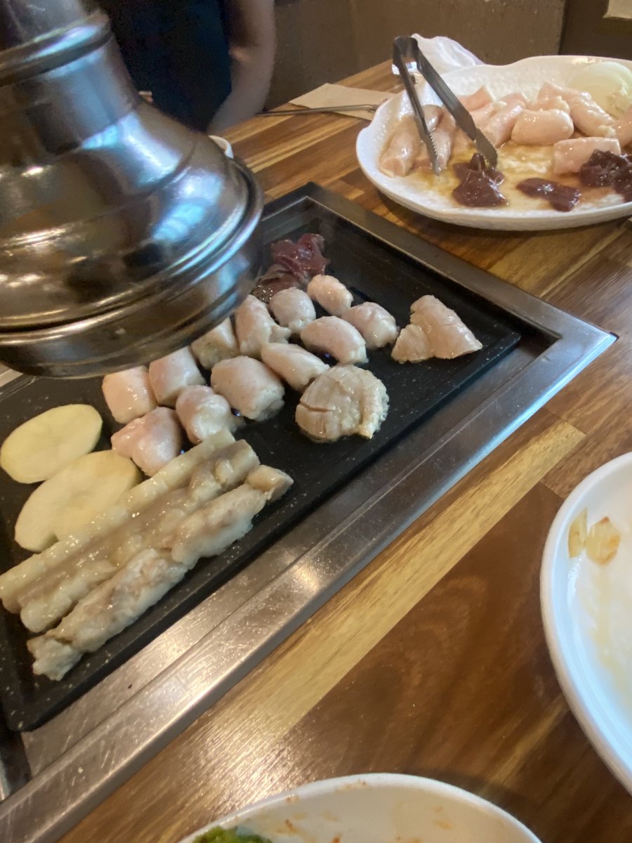 bbisakk's tweet photo. 📍사직 칠성양곱창
사진을 다 못 찍엇는데…
양곱창은 꼭 여기서 먹어요
넘넘넘 맛잇음 ㅠㅠ 
전골보단 구이가 훨씬 맛잇어요
염통 소창 대창 특양 다 맛잇어요
된장청국장도 맛잇어용
꼭 가보시길 https://t.co/Yrkg3P4HIX