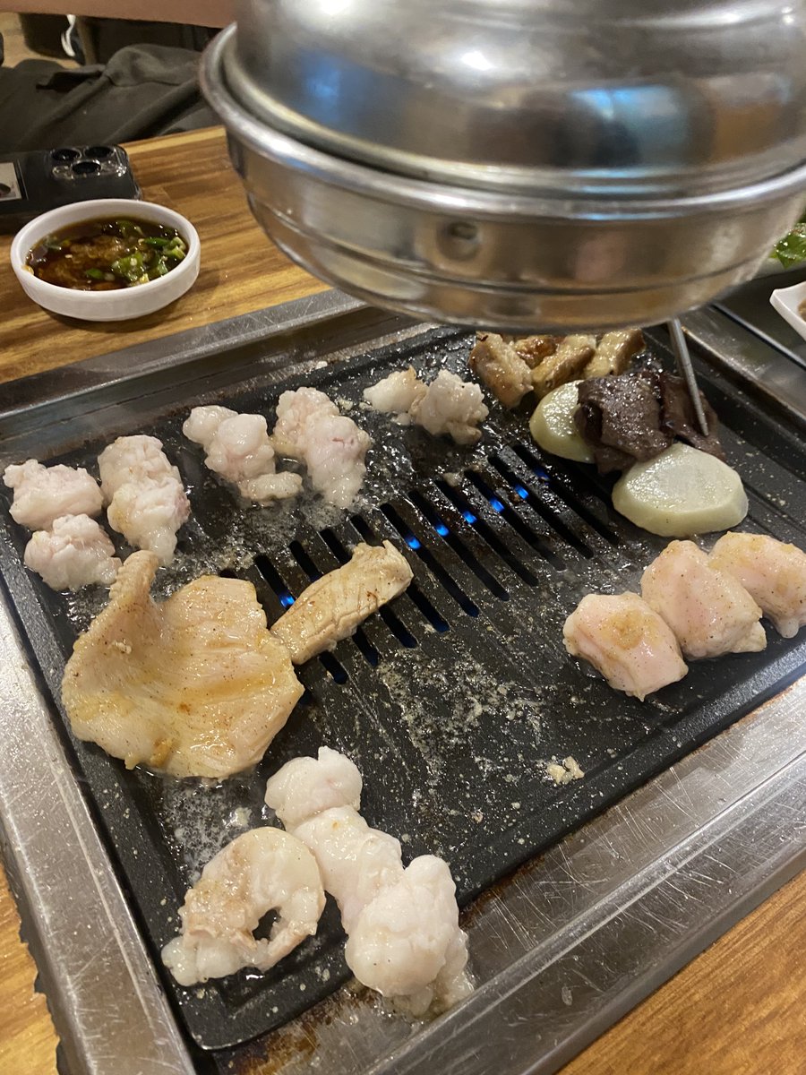 bbisakk's tweet photo. 📍사직 칠성양곱창
사진을 다 못 찍엇는데…
양곱창은 꼭 여기서 먹어요
넘넘넘 맛잇음 ㅠㅠ 
전골보단 구이가 훨씬 맛잇어요
염통 소창 대창 특양 다 맛잇어요
된장청국장도 맛잇어용
꼭 가보시길 https://t.co/Yrkg3P4HIX