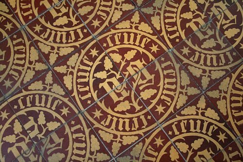 #Beaune. Guigone de Salins, première bienfaitrice des Hospices. Troisième fille de Louise de Rye et d’Étienne de Salins, seigneur de Poupet et conseiller du duc de Bourgogne Jean sans Peur, Guigone de Salins est une riche héritière quand elle épouse Nicolas Rolin le 20 décembre