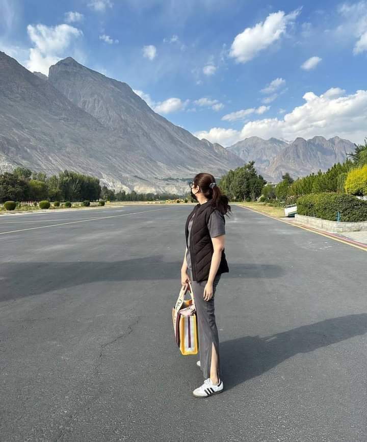 TravelingThePak's tweet photo. Skardu Airport🚩🌏

#skardu 
#airport 
#trip 
#1m 
#northernareasofpakistan 
#Pathani https://t.co/6Cn1INp32G