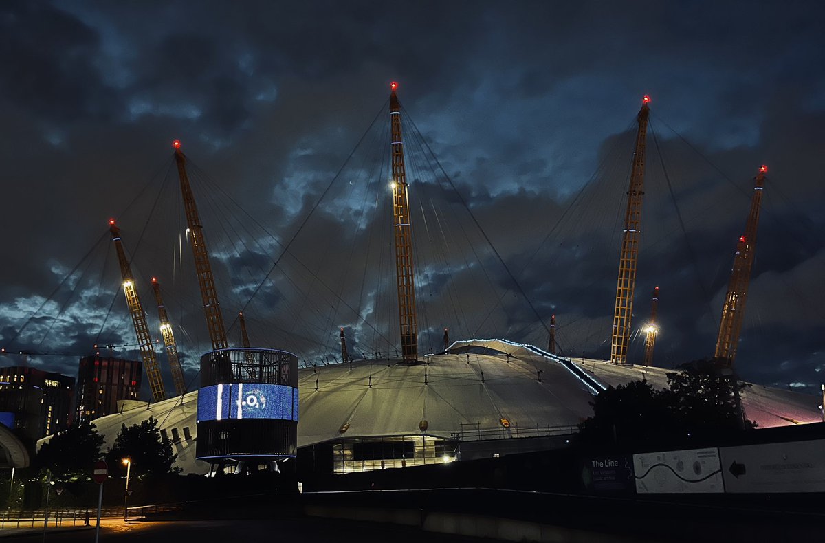 rjbk77's tweet photo. 48 hours in #London
#upattheo2 @UpatTheO2 @TheO2 https://t.co/FNad6p9hgo