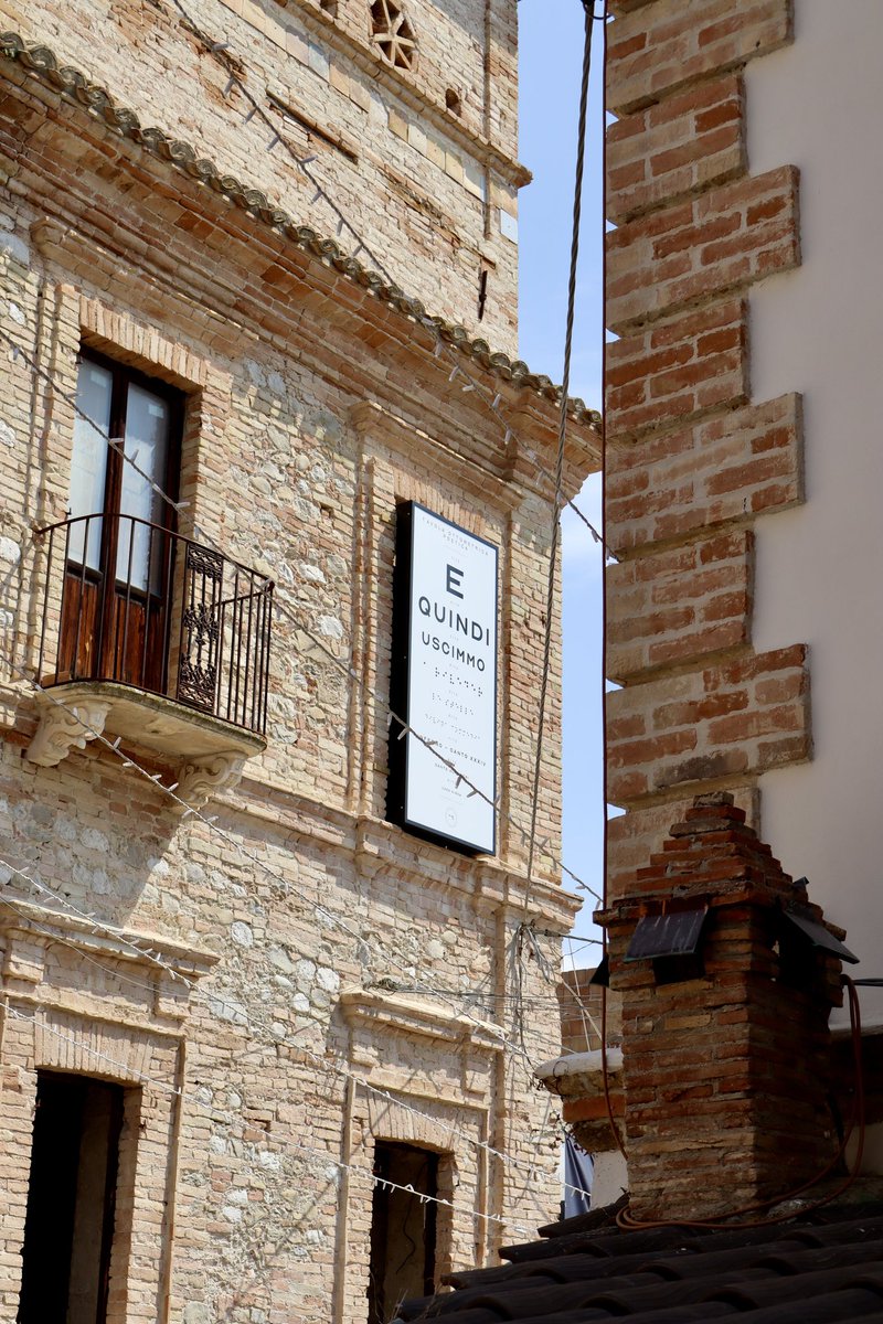 “ASCESA”, monumento permanente presso Palazzo Moruzzi di Ripattoni (TE). Progetto curato da Gianni Melozzi per Ripattoni Arte. 
Testo di Simone Marsibilio.
-
Inaugurazione sabato 20 luglio 2024.
#artepubblica #contemporaryart #tavolaottometricapoetica #monumento
