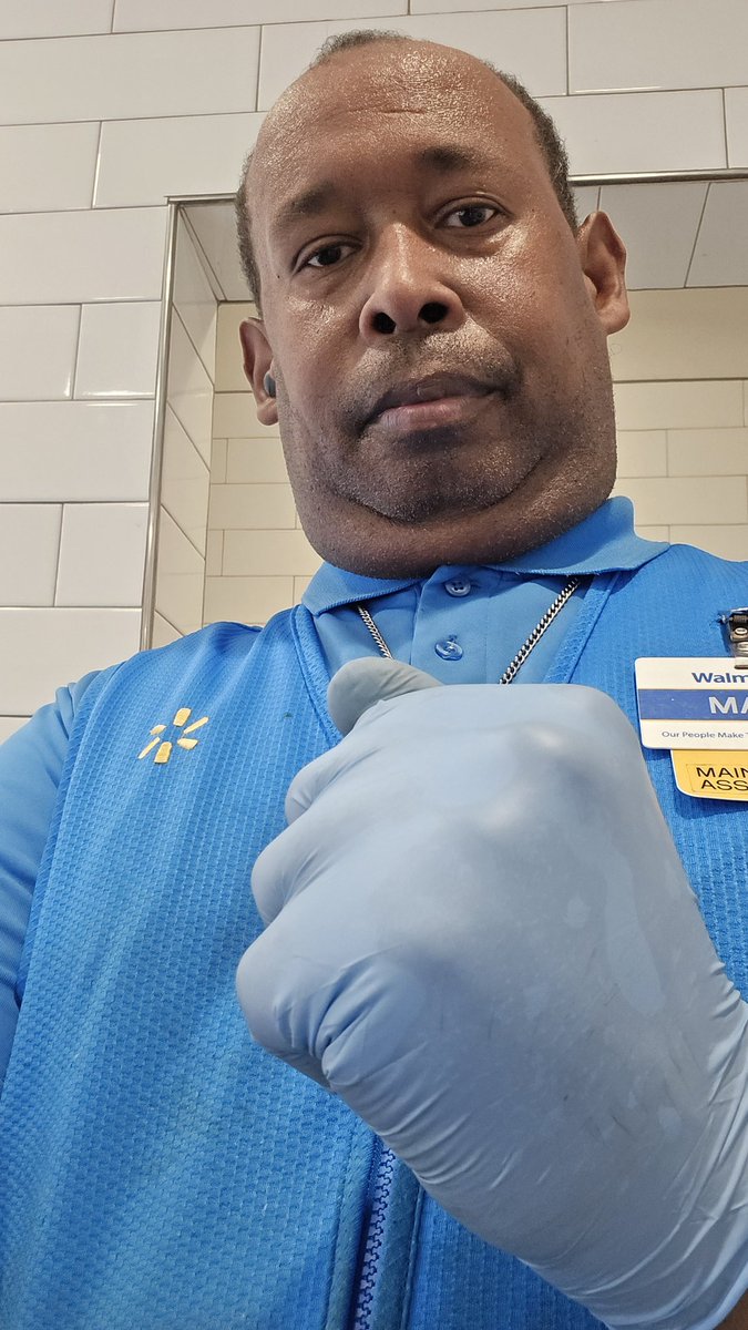 MIDNIGHTSKYWOLF's tweet image. My 5th anniversary working at Walmart I&apos;ve been with Walmart for 5 years as an overnight maintenance this it&apos;s been very challenging but I love working with so many associates Walmart is truly a fun place to work @Walmart @WalmartWorld #walmartspark #walmart