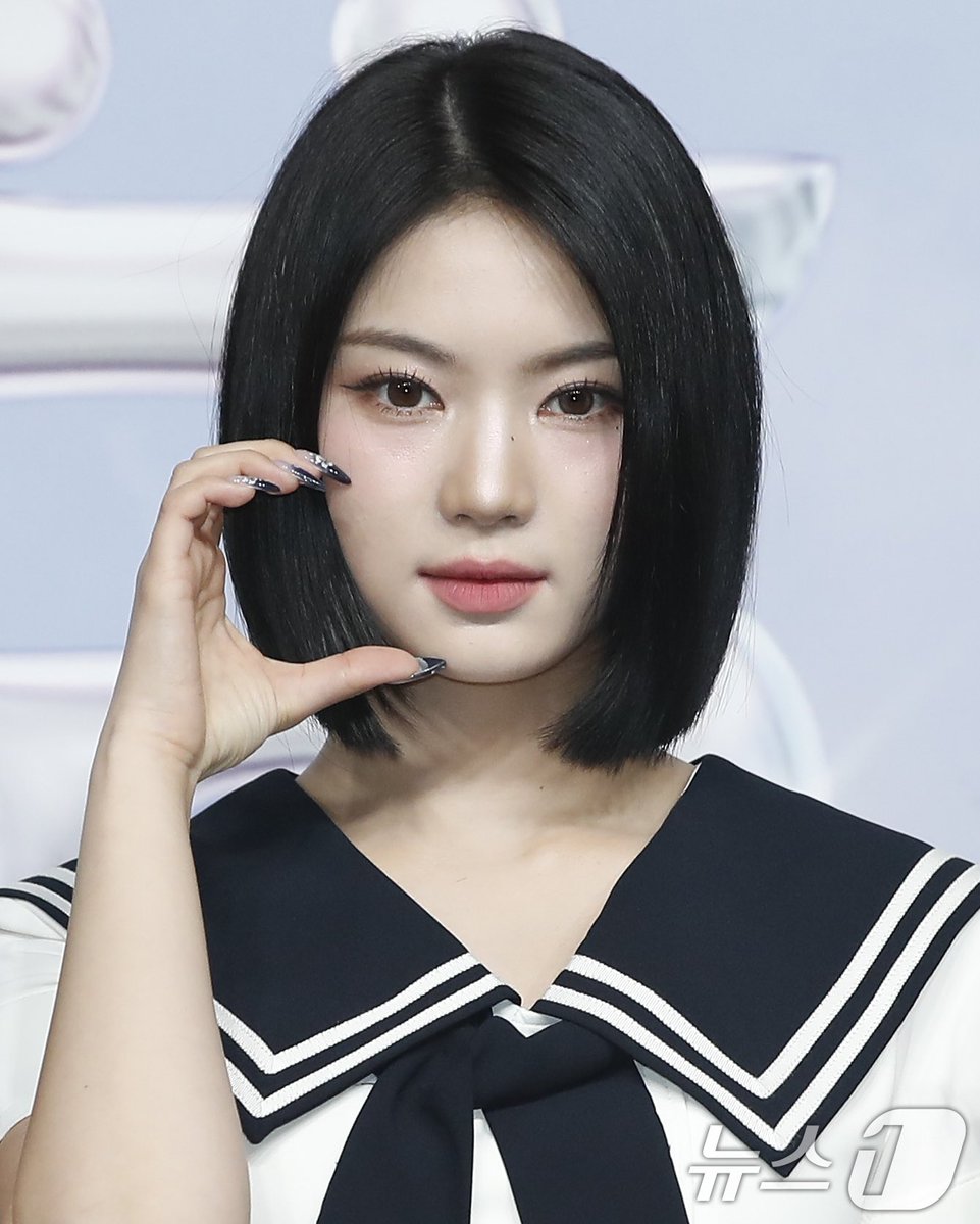 swithcafe's tweet photo. short hair isa 😭😭 https://t.co/bbuDXRaBbT